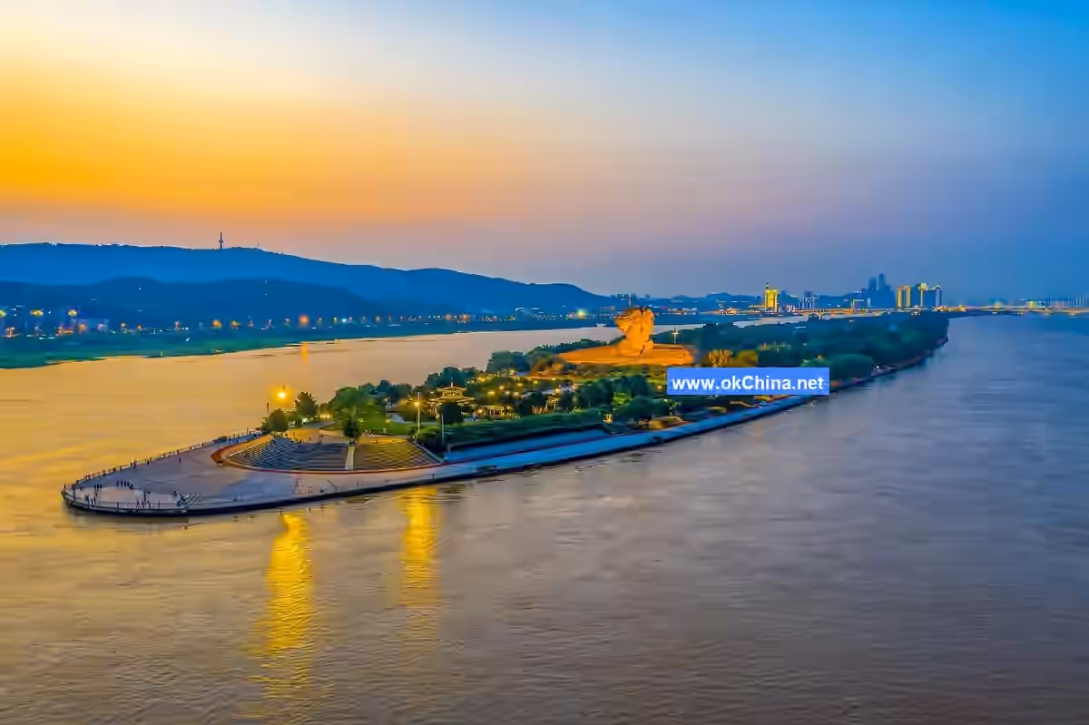 Yue Lu Mountain And Ju Zi Zhou Tourism Area