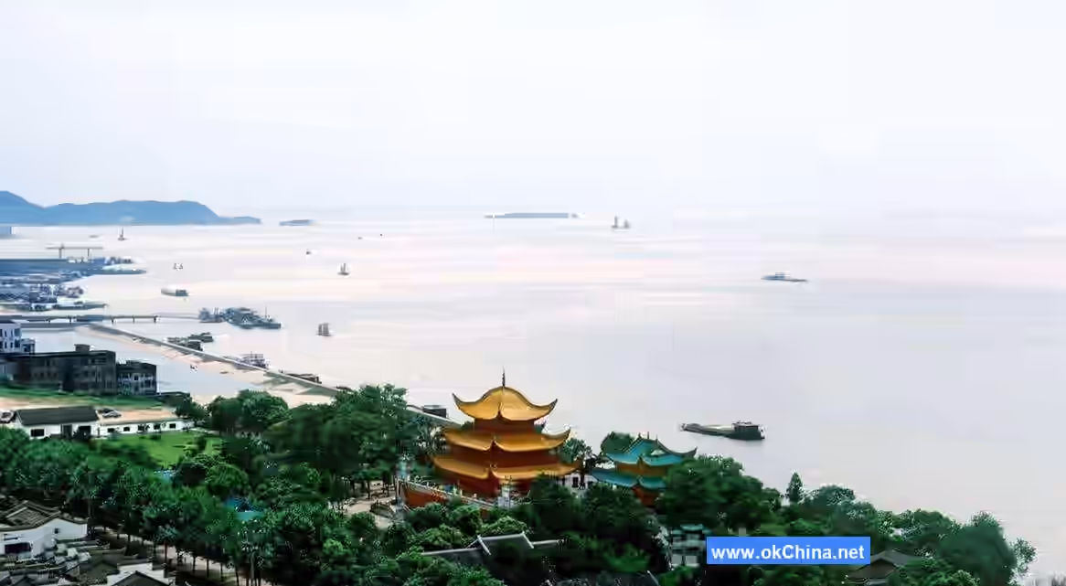 Yueyang Tower And Junshan Island Scenic Area