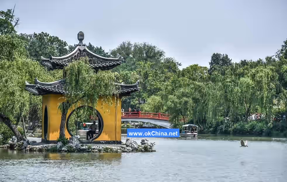 Slender West Lake Scenic Area