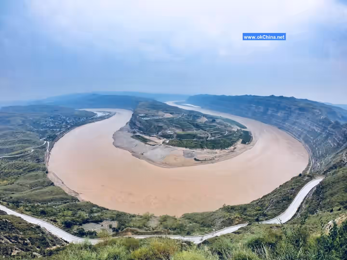 Yanchuan Yellow River Qiankun Bay Scenic Area