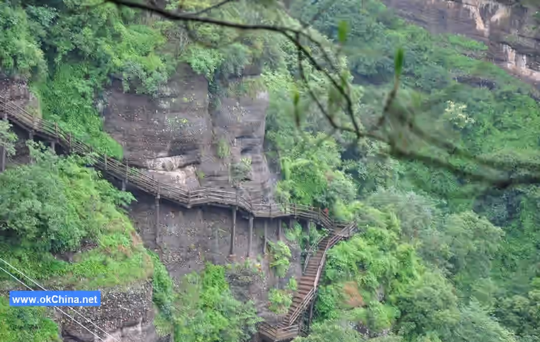 Jianmen Shu Road And Jianmen Fortress Tourist Area