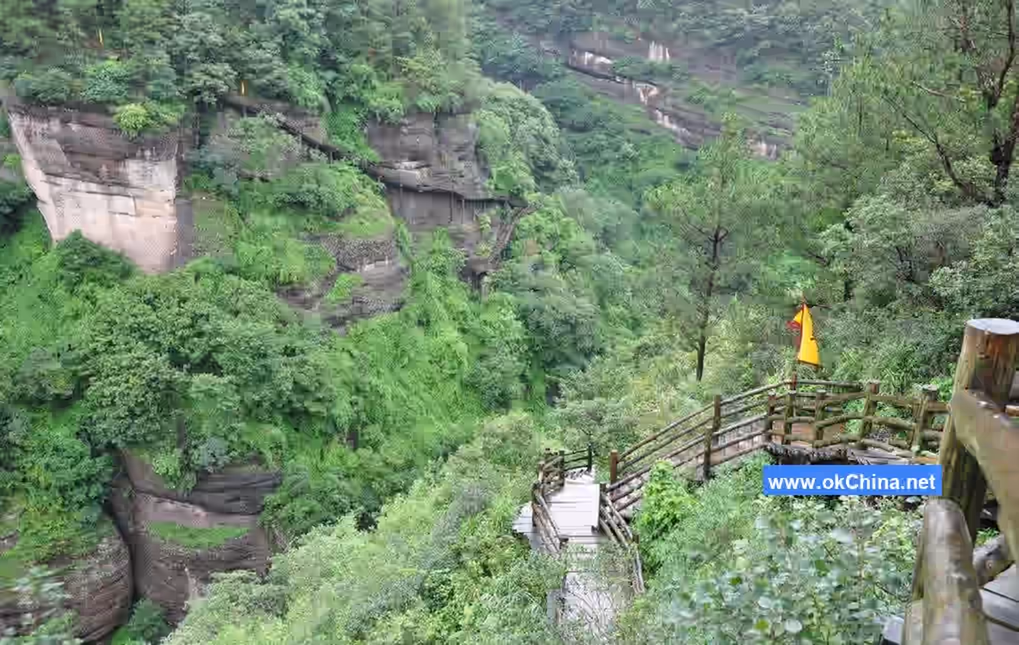 Jianmen Shu Road And Jianmen Fortress Tourist Area
